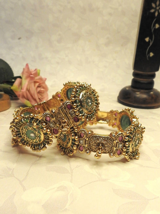 Golden Majesty Gold Bangle Set