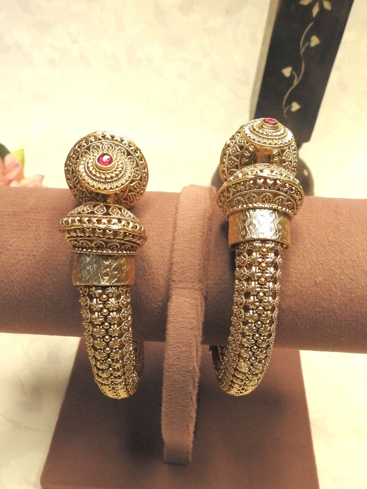 Golden Dynasty Gold Bangle Set