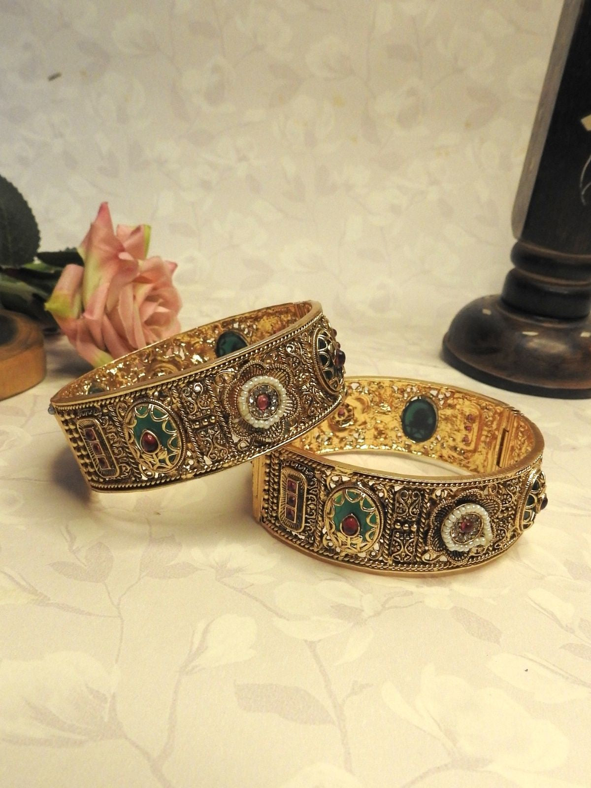 Golden Radiance Gold Bangle Set
