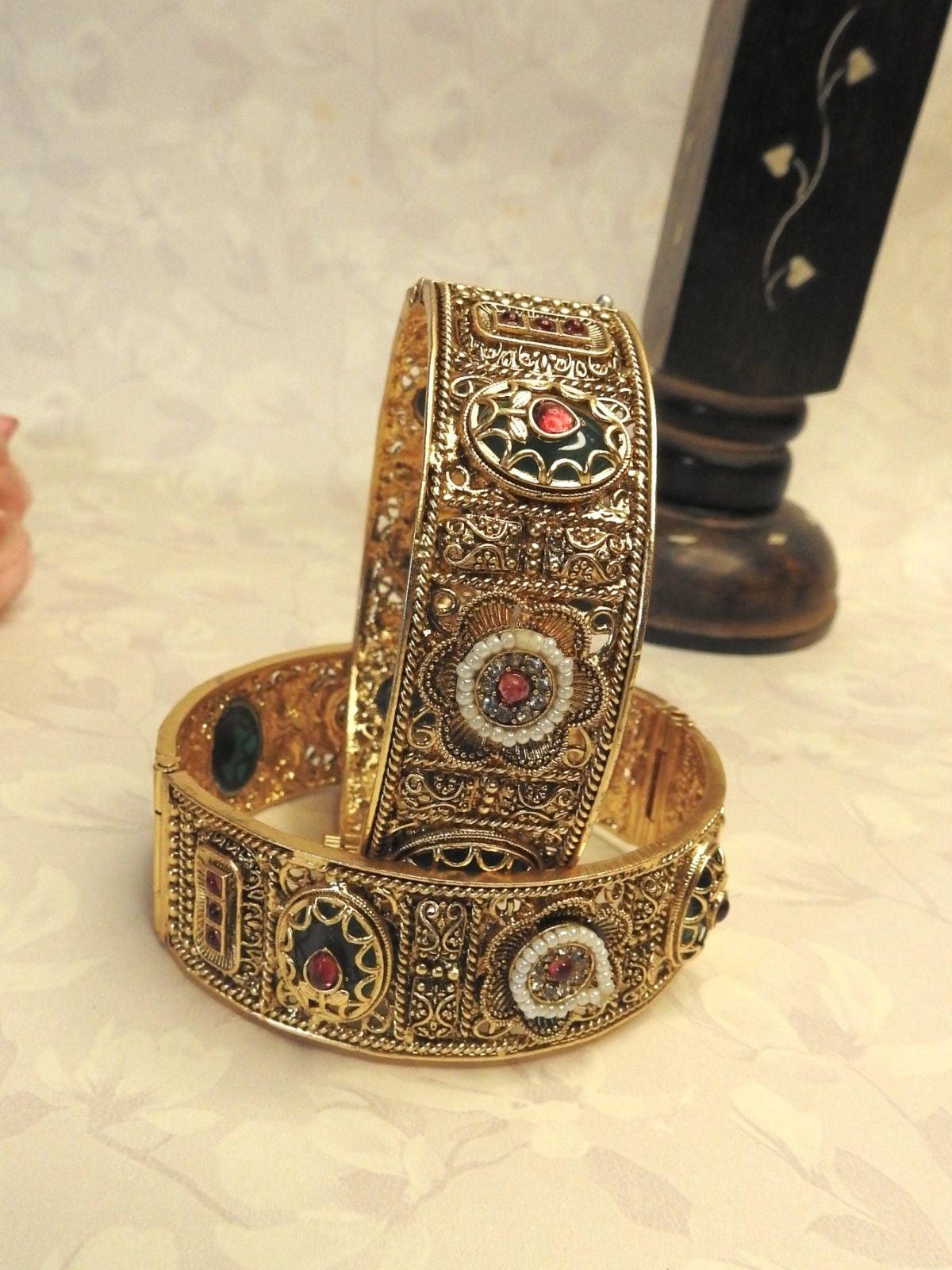 Golden Radiance Gold Bangle Set