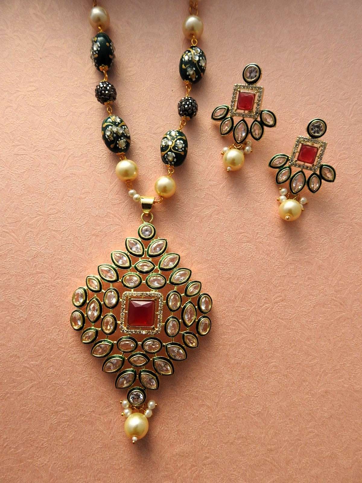 Crimson Aura Pearl Necklace Set