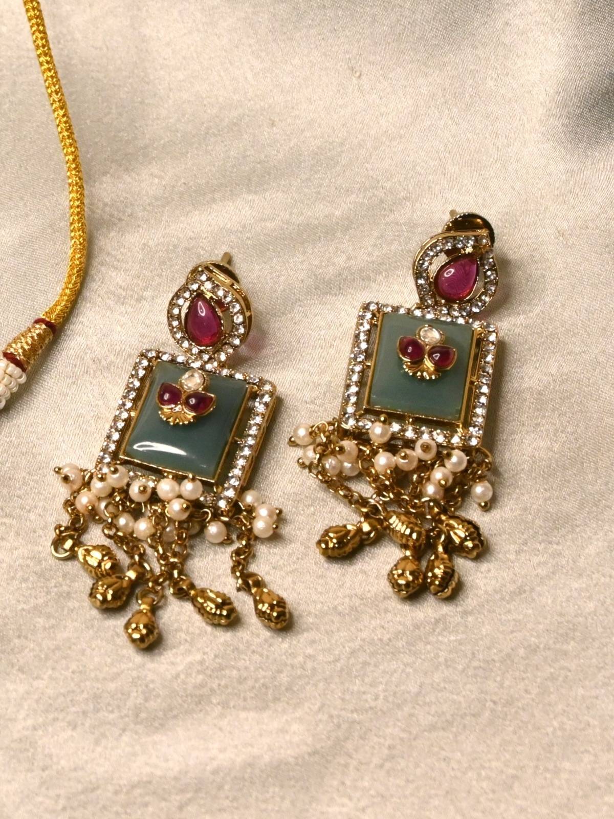 Square Drop Heritage Necklace Set