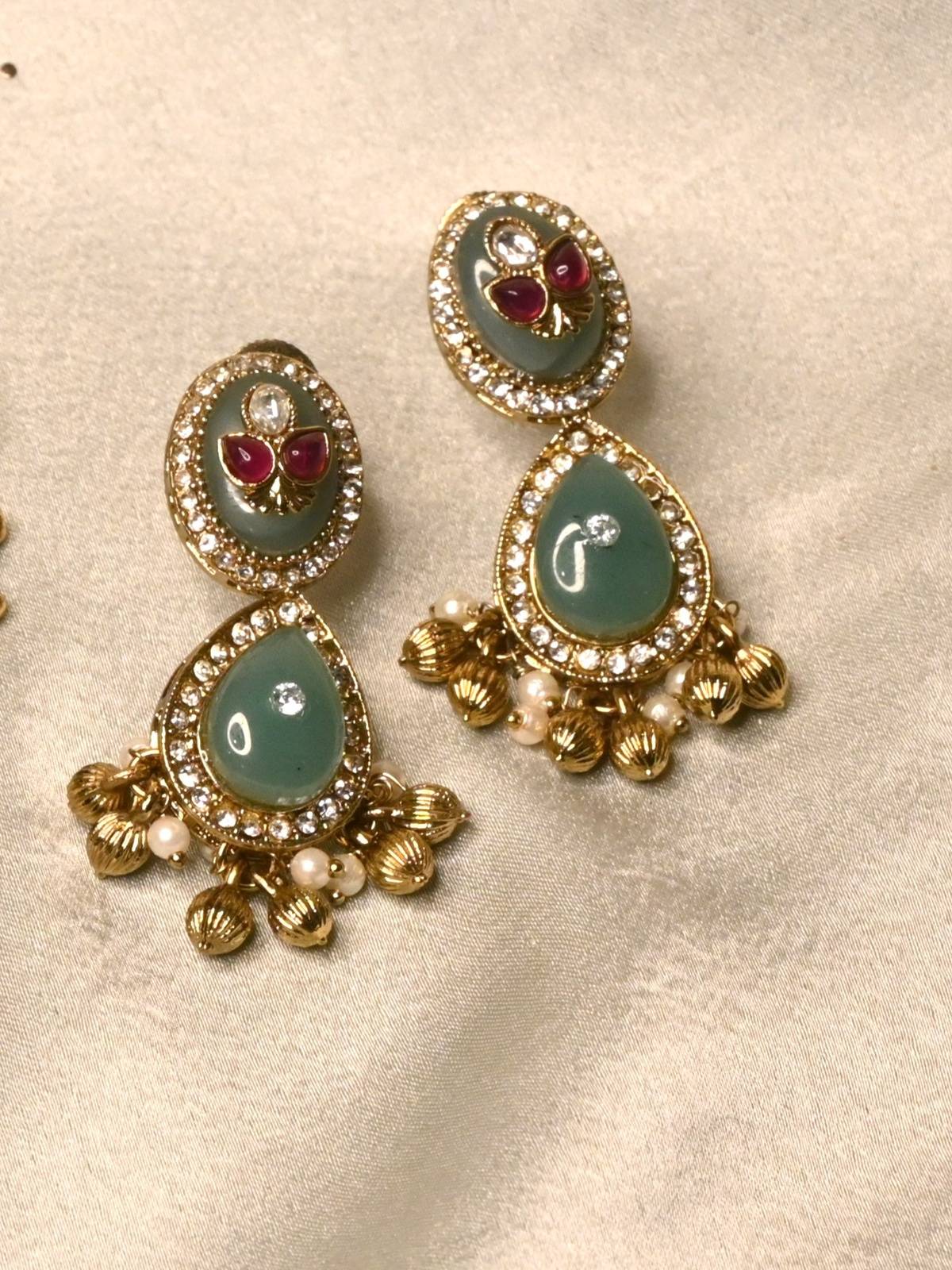 Regalia Grace Necklace Set