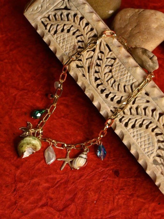 Pearlshore Charm Necklace