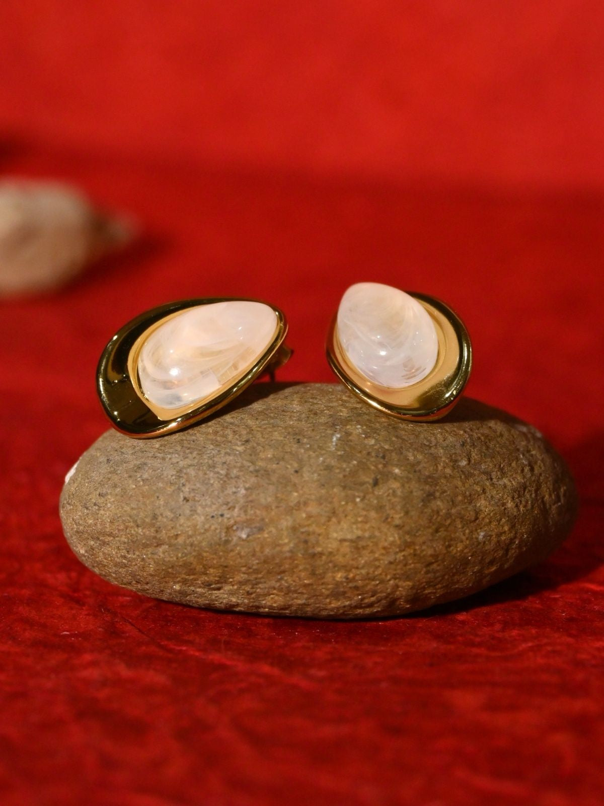 Elara Oval Statement Earrings