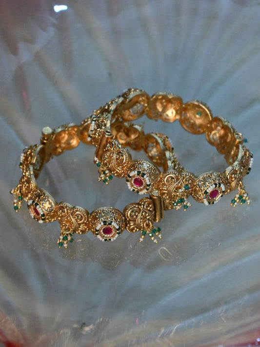 The Rajwadi Heritage Kada Set