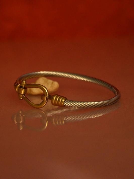 Gold Hook Twisted Bracelet