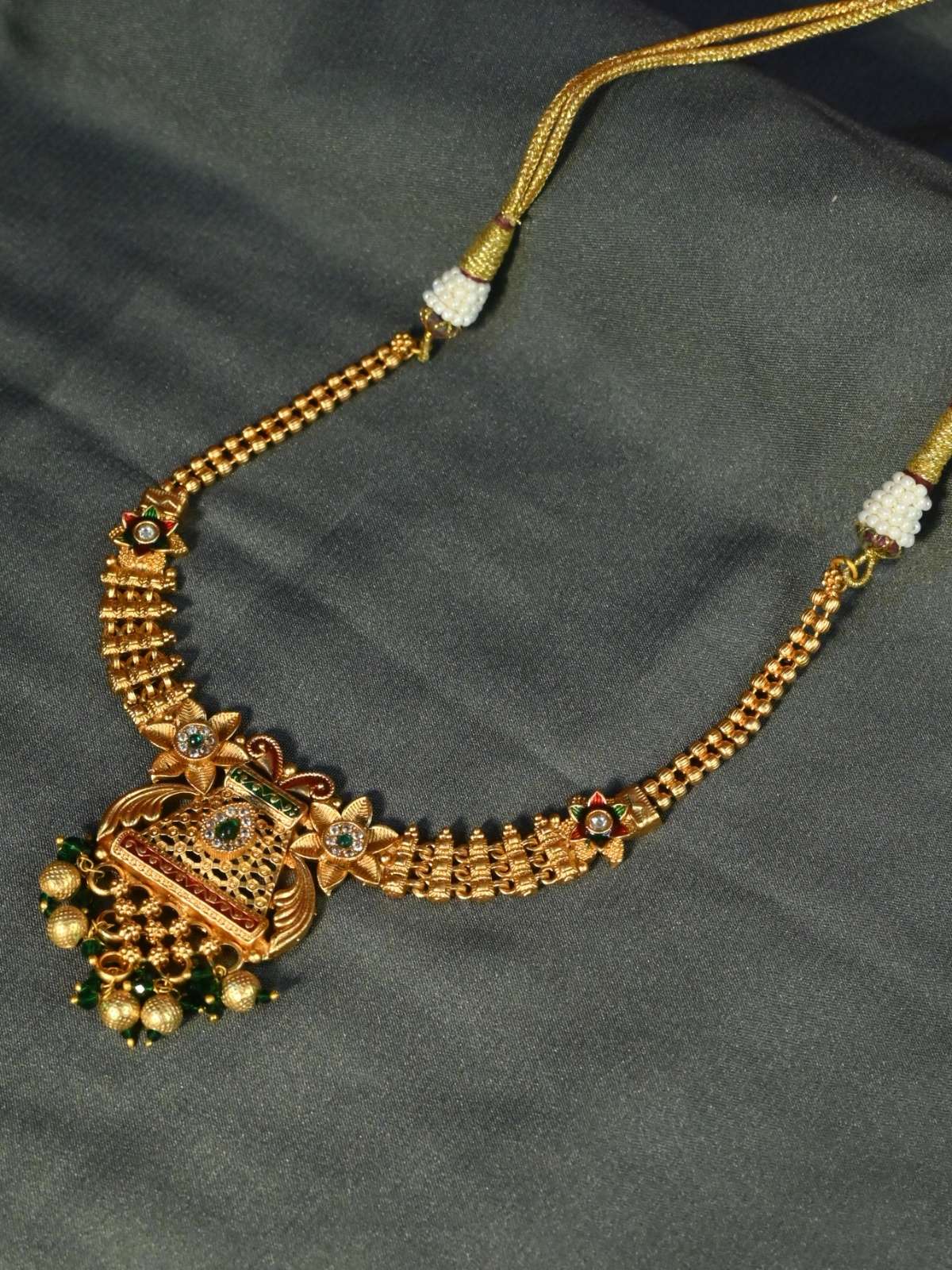 Regal Emerald Leaf Set
