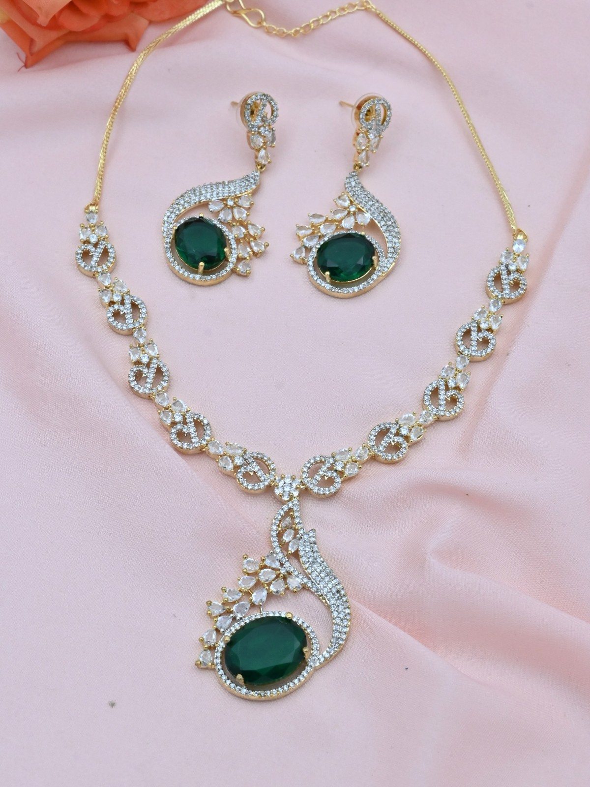 Emerald Charm AD Necklace Set