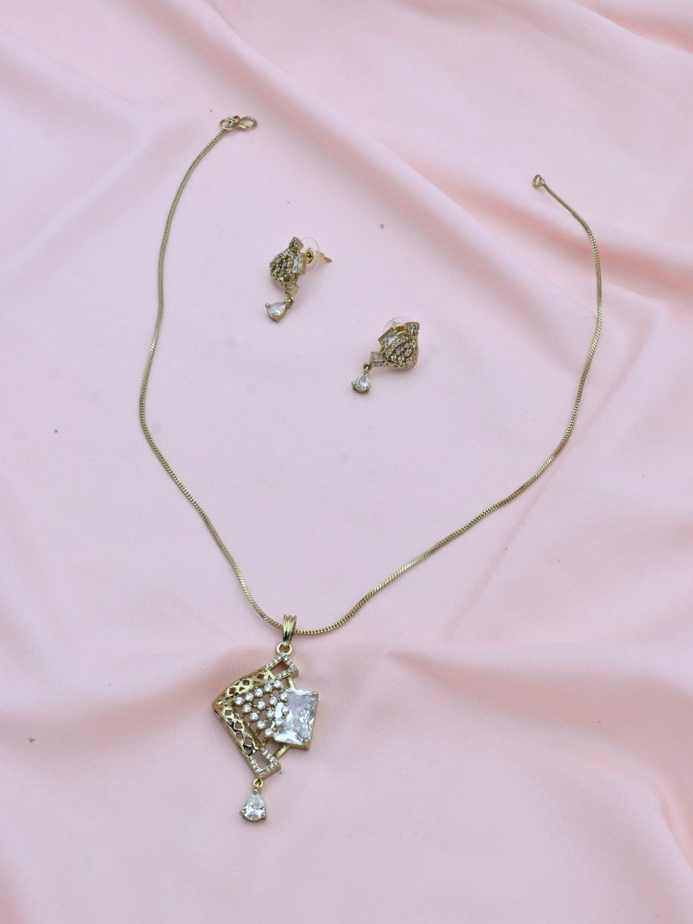 Glam Edge American Diamond Pendant Set