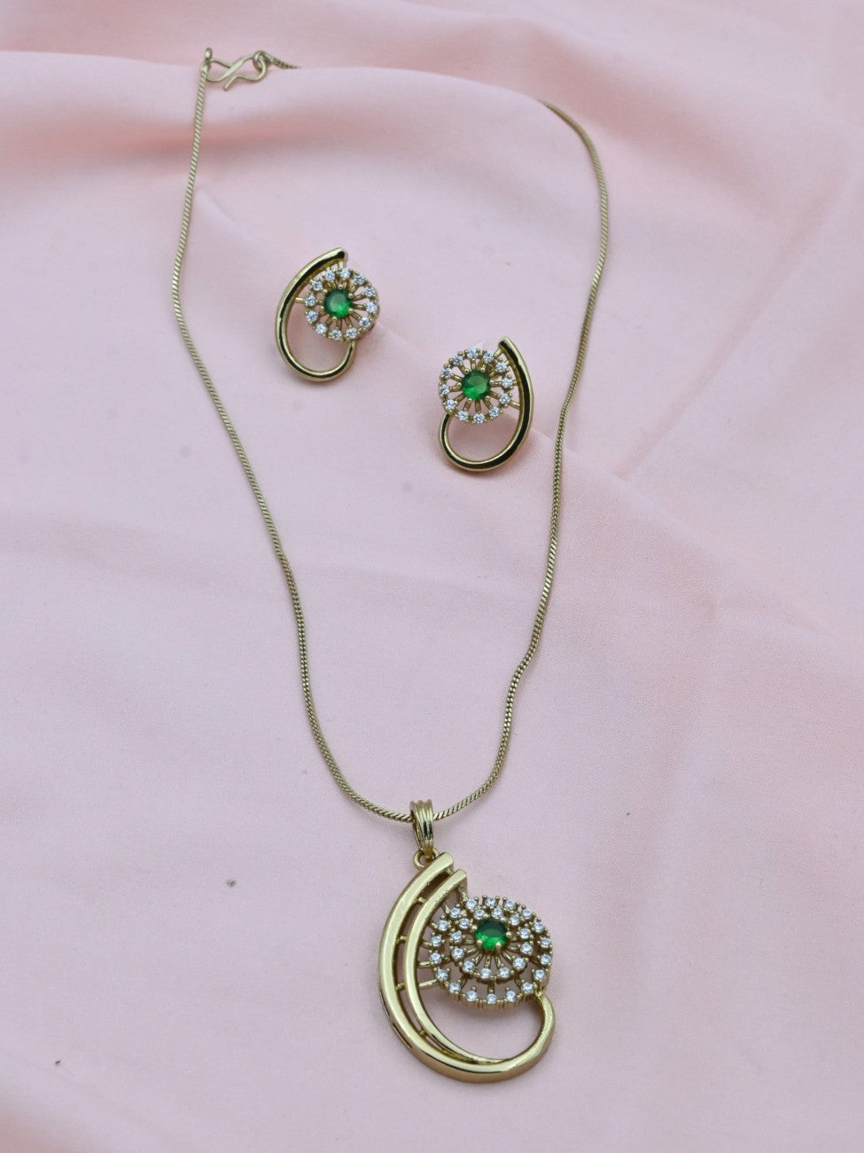 Blossom American Diamond Pendant Set
