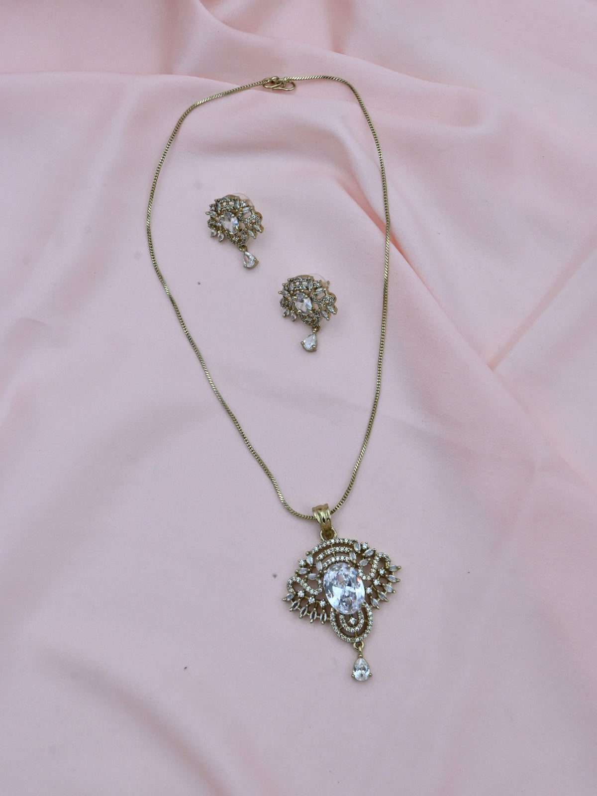 Vintage Grace American Diamond Pendant Set