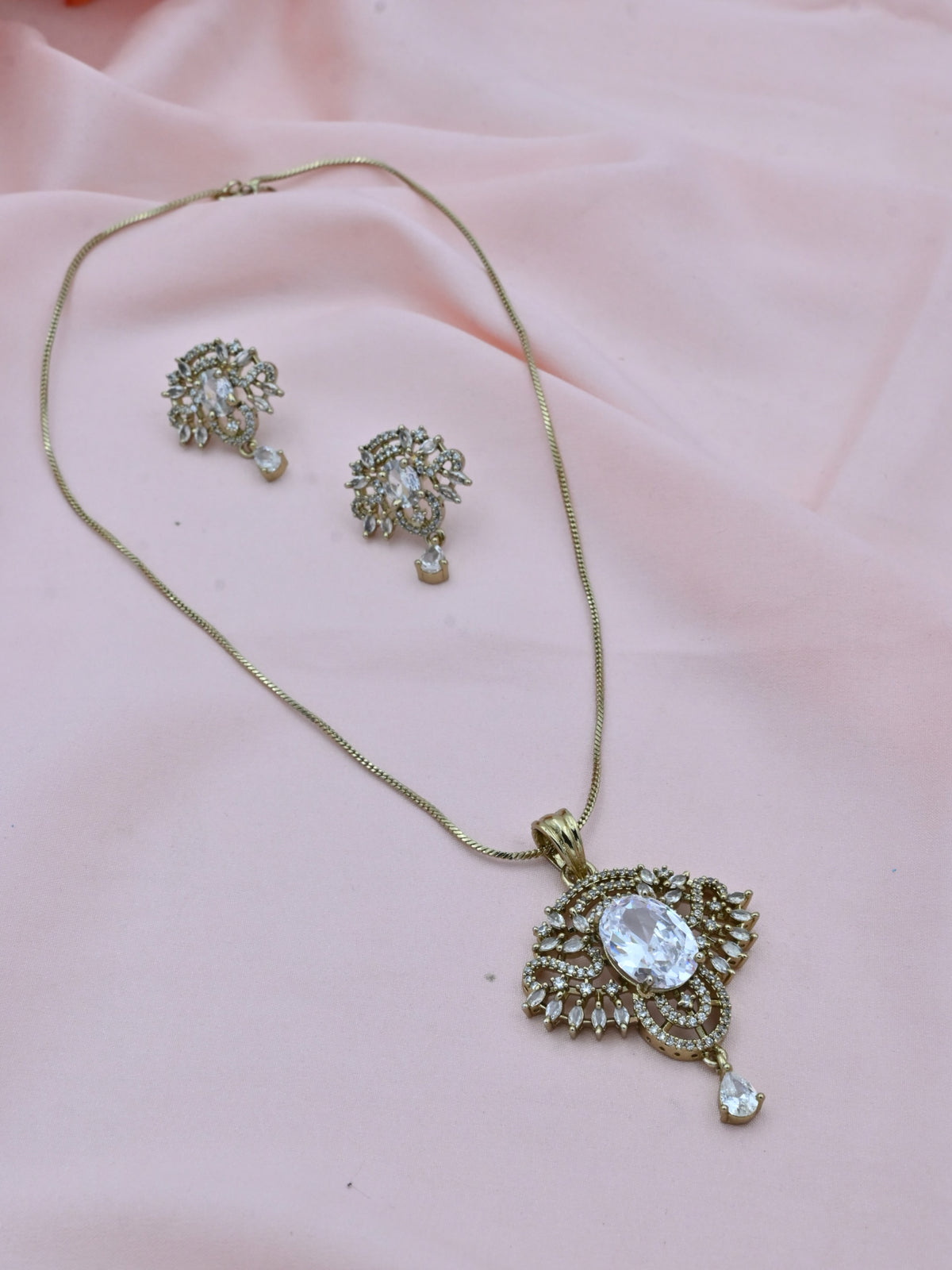 Vintage Grace American Diamond Pendant Set