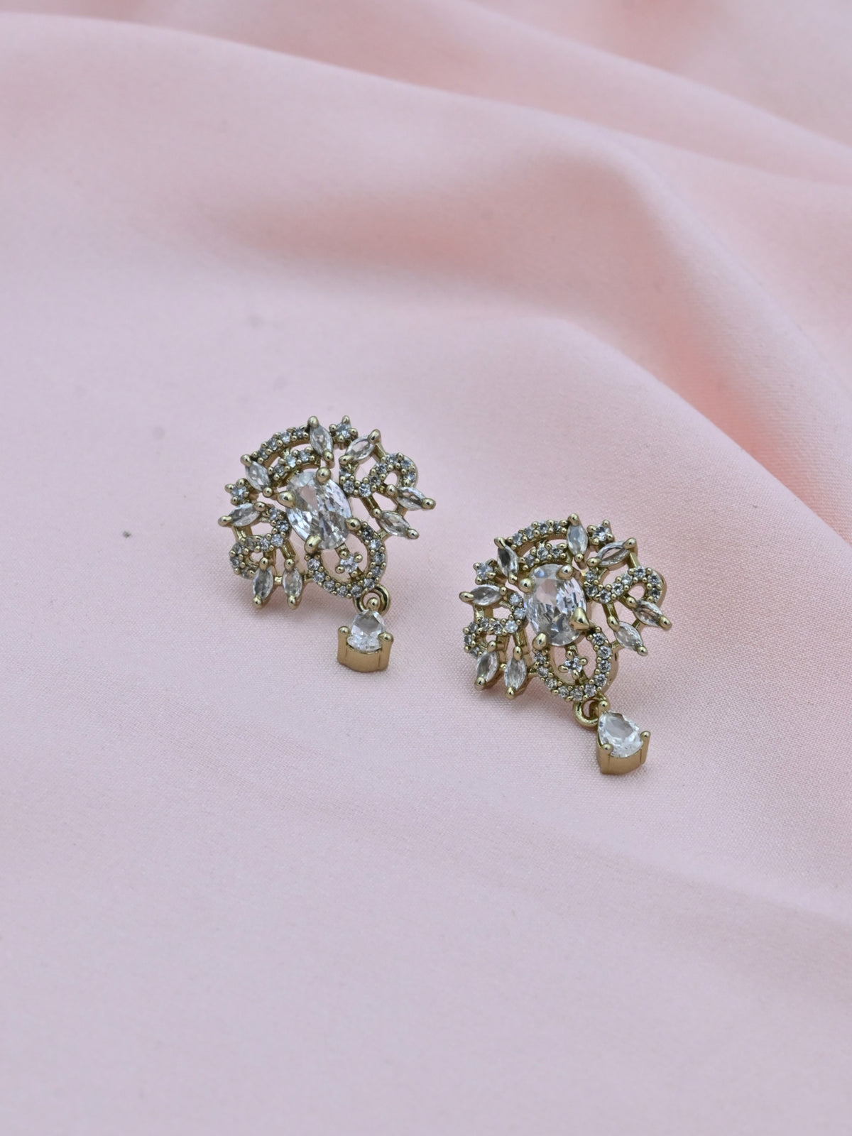 Vintage Grace American Diamond Pendant Set