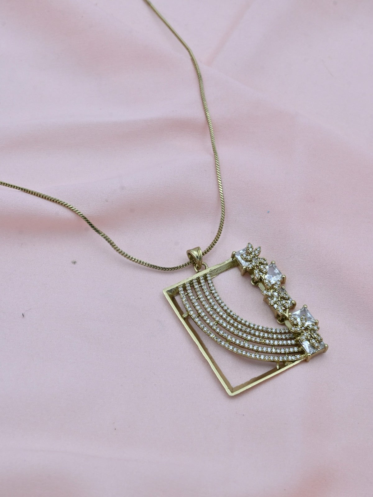 Floral Arc American Diamond Pendant Set