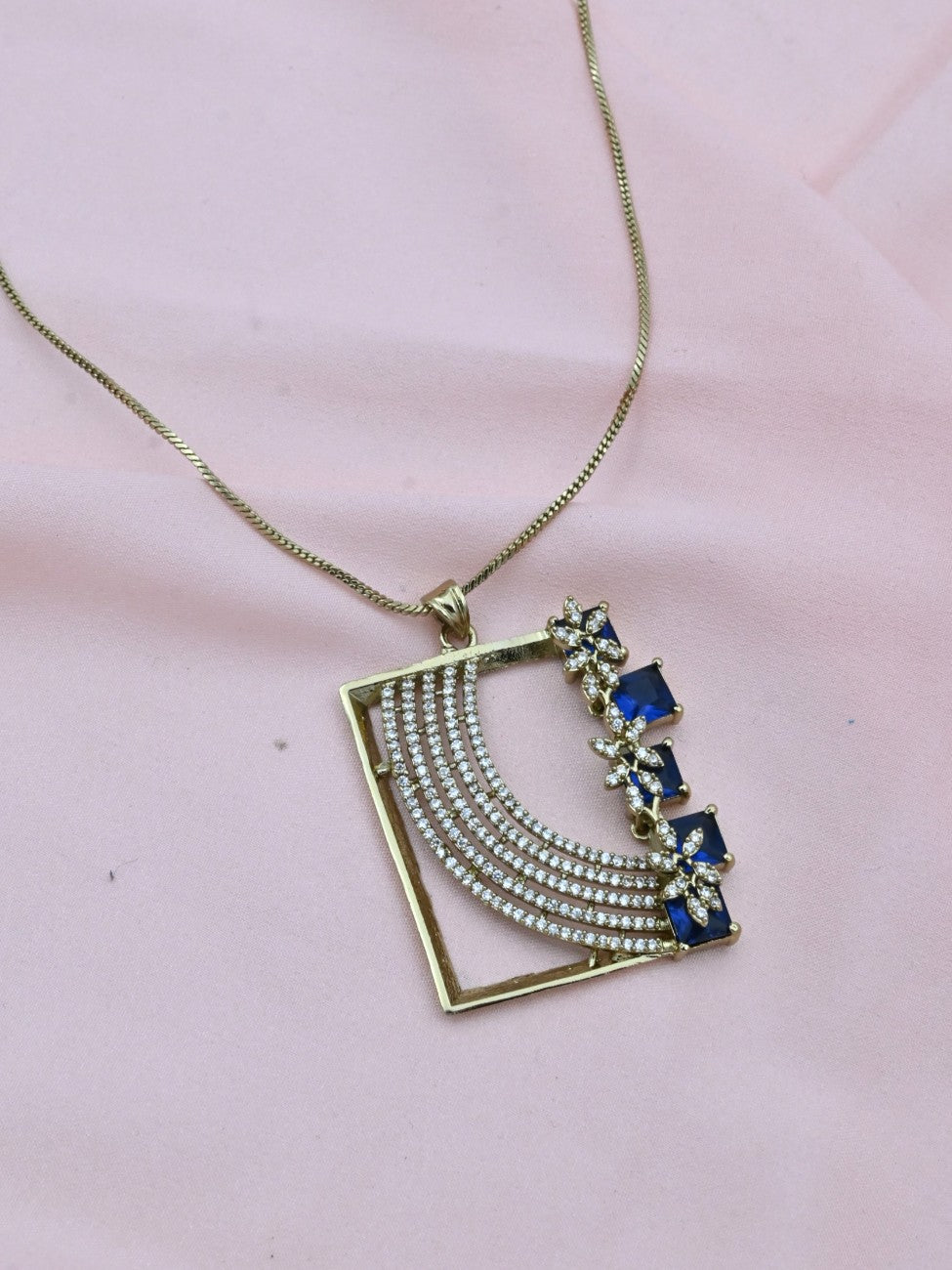 Floral Arc American Diamond Pendant Set