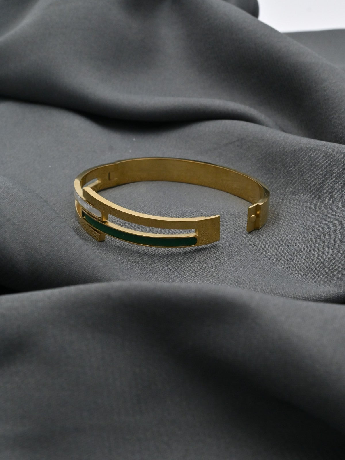 Emerald Glow Bracelet