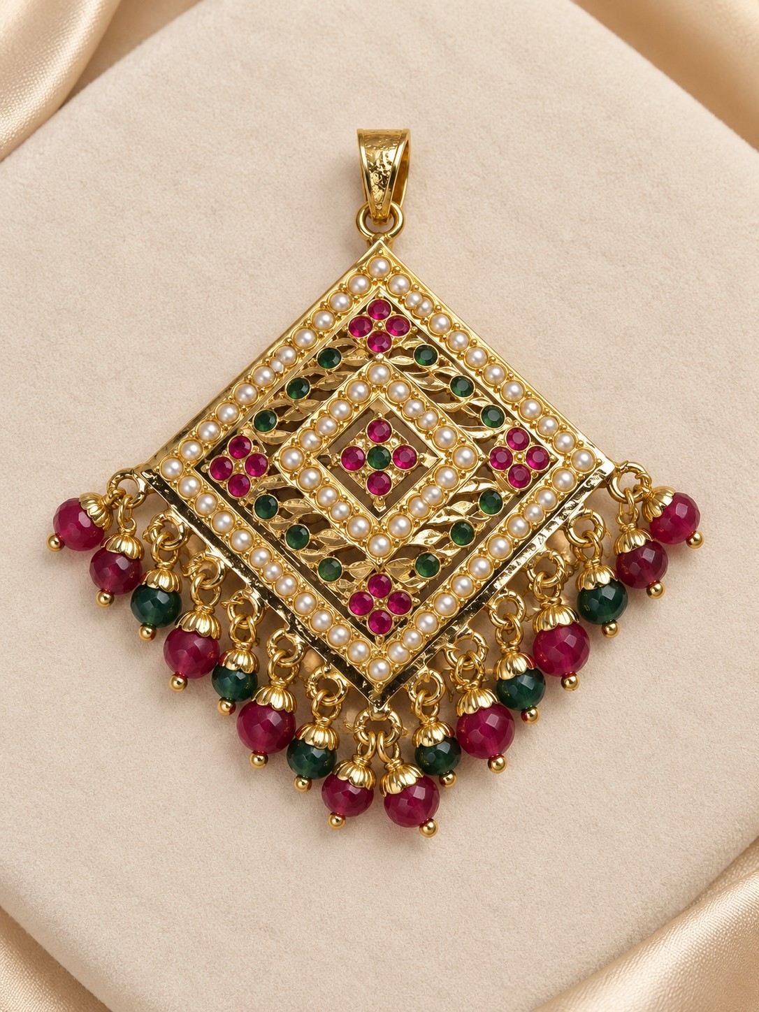 Aarohi Square Jadau Pendant Set