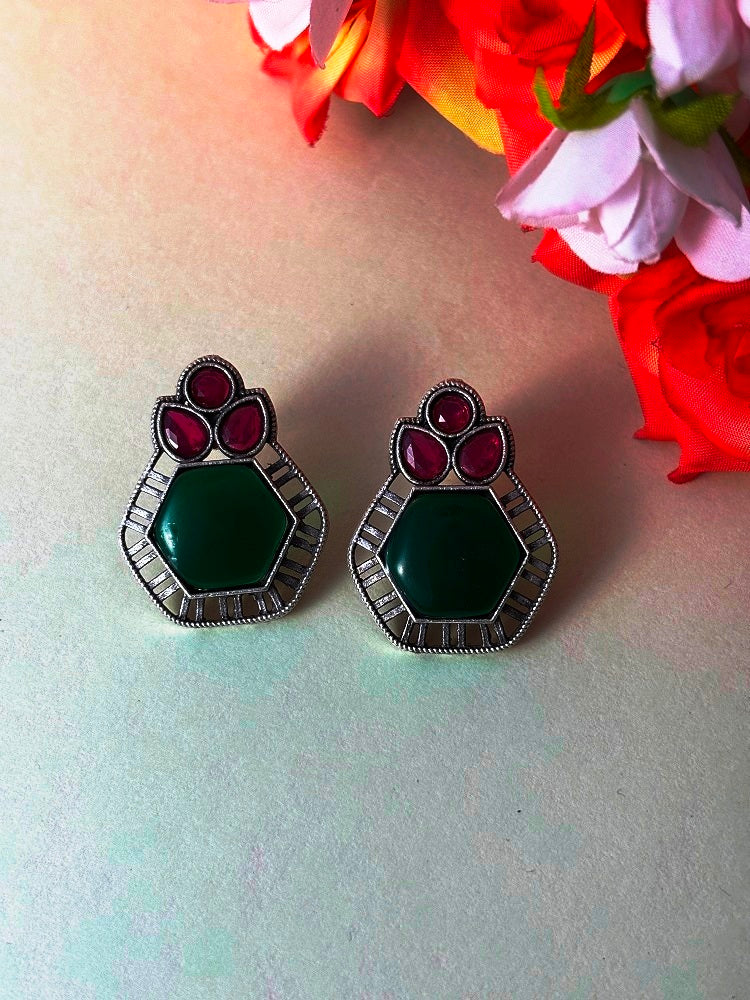 Petal Crown Hexa Stud Earrings