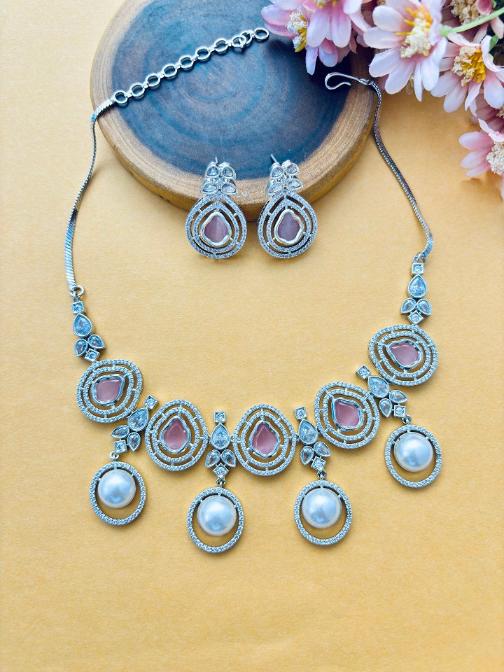 Pearl Elegance Necklace Set